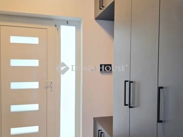 Eladó lakás Pécs, Mecsekoldal 152 nm