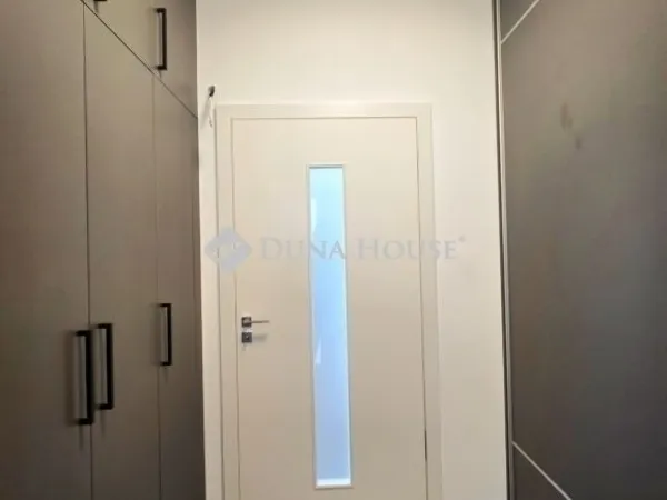 Eladó lakás Pécs, Mecsekoldal 152 nm