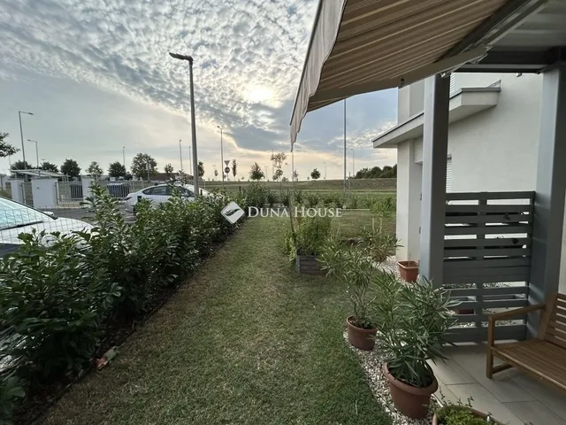 Eladó lakás Pécs, Kertváros 92 nm