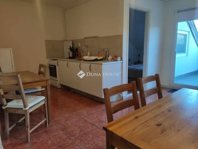 Eladó lakás Pécs, Diós 130 nm