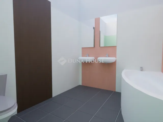 Eladó ház Pécs, Belváros 200 nm