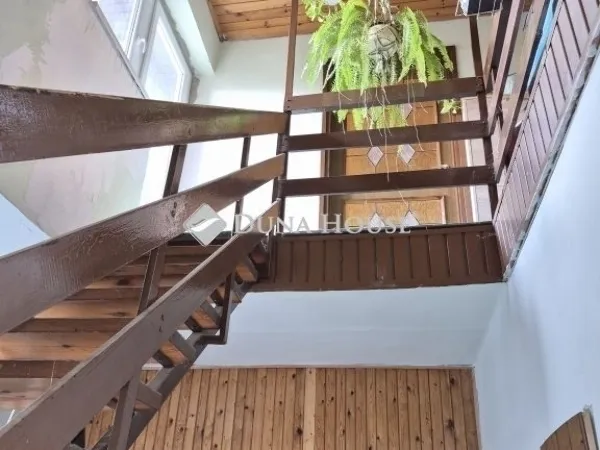 Eladó ház Pécs, Szabolcsfalu 216 nm