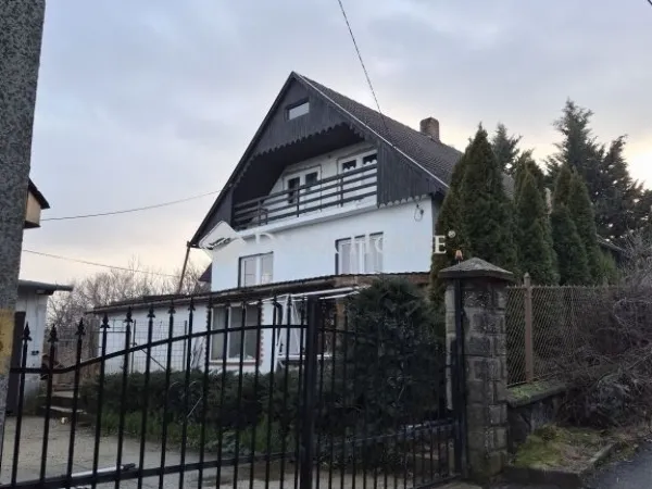 Eladó ház Pécs, Szabolcsfalu 216 nm