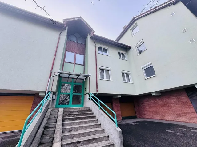 Eladó lakás Pécs 68 nm