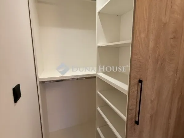 Eladó lakás Pécs, Bálics 77 nm