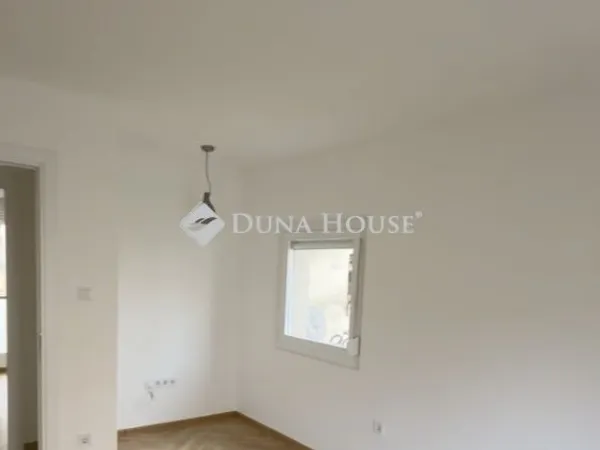 Kiadó lakás Pécs, Egyetemváros 53 nm