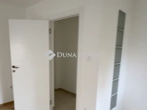 Kiadó lakás Pécs, Egyetemváros 53 nm