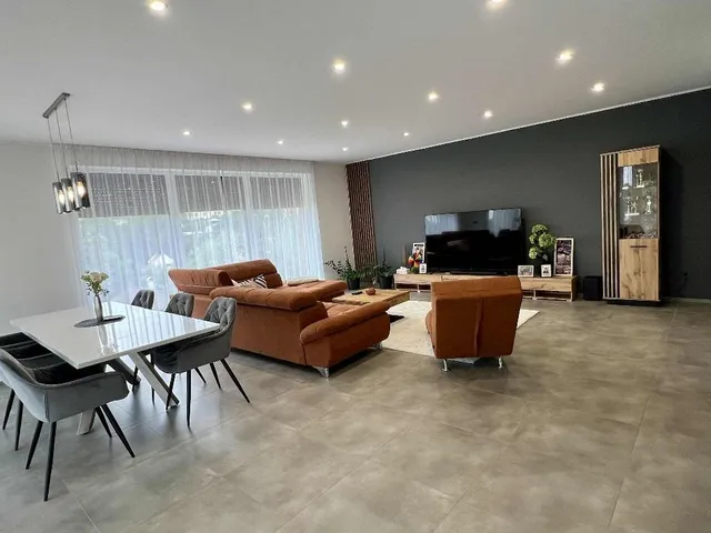 Eladó ház Pécs, Egyetemváros 129 nm