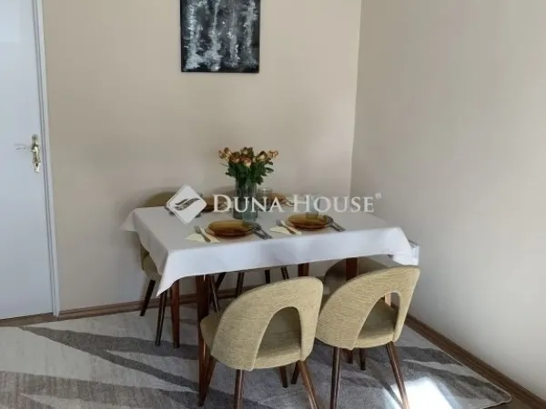 Eladó lakás Pécs, Uránváros 54 nm