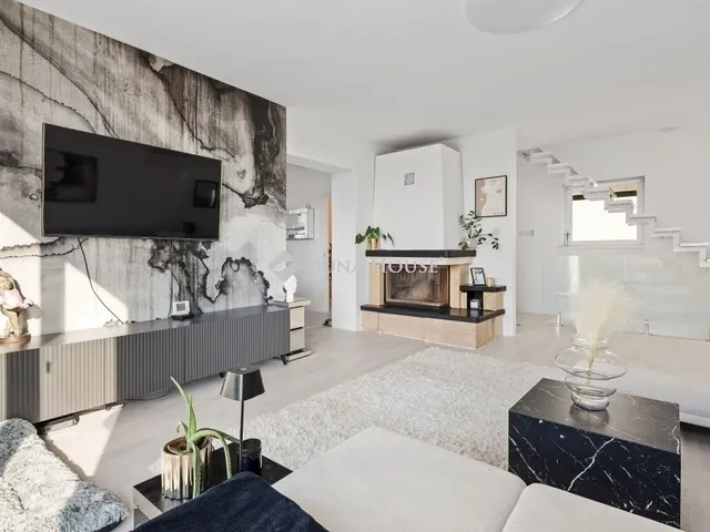 Eladó ház Kozármisleny 230 nm