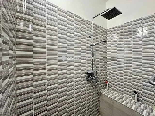 Eladó lakás Pécs, Mecsekoldal 121 nm