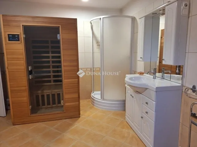 Eladó ház Kozármisleny 183 nm