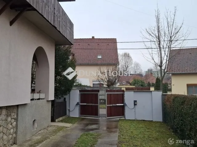 Eladó ház Pécs, Kertváros 200 nm