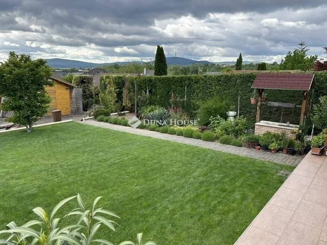 Eladó ház Kozármisleny 183 nm