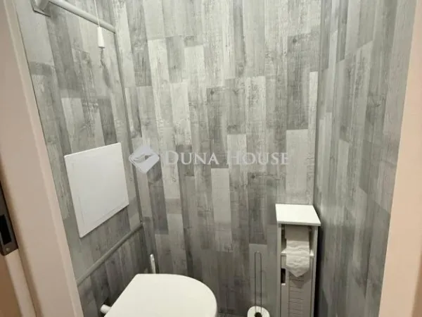 Eladó lakás Pécs, Kertváros 67 nm