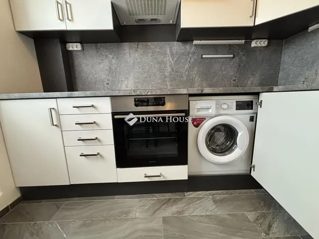 Eladó lakás Pécs, Kertváros 67 nm