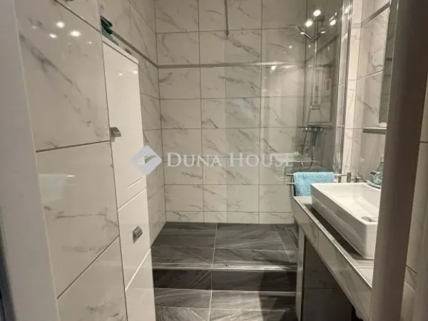 Eladó lakás Pécs, Kertváros 67 nm