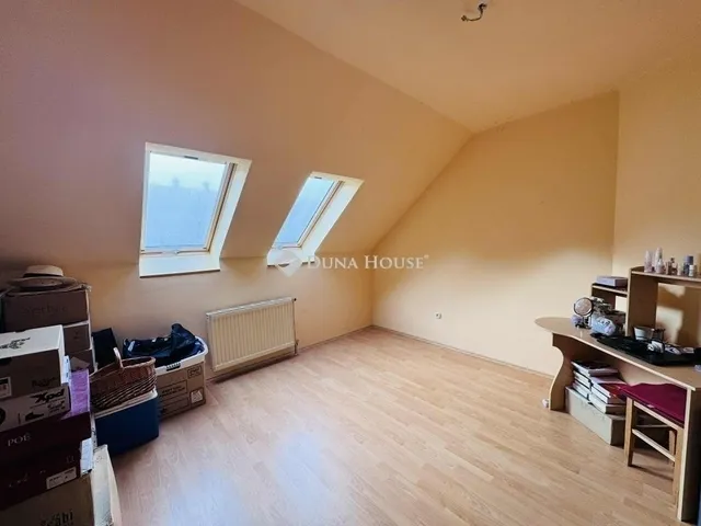 Eladó lakás Pécs, Kertváros 74 nm