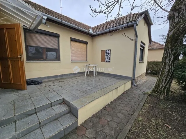 Eladó ház Pécs, Rigóder 104 nm