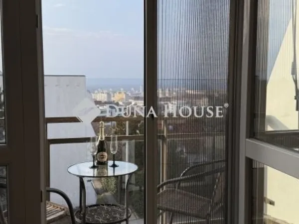 Eladó lakás Pécs, Mecsekoldal 68 nm