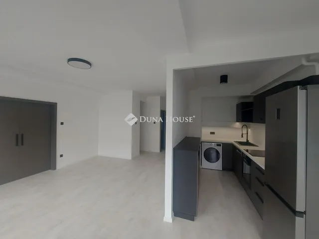 Eladó lakás Pécs, Uránváros 62 nm