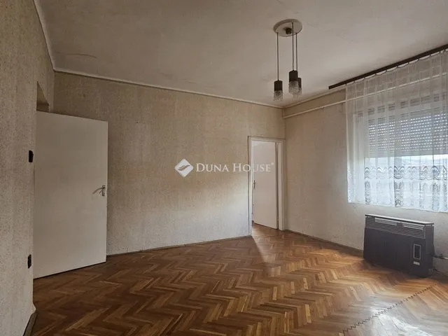 Eladó ház Pécs, Kertváros 180 nm