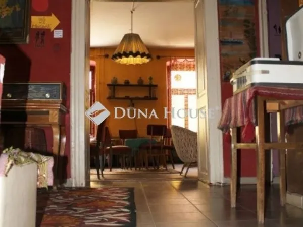 Eladó kereskedelmi és ipari ingatlan Pécs, Belváros 290 nm