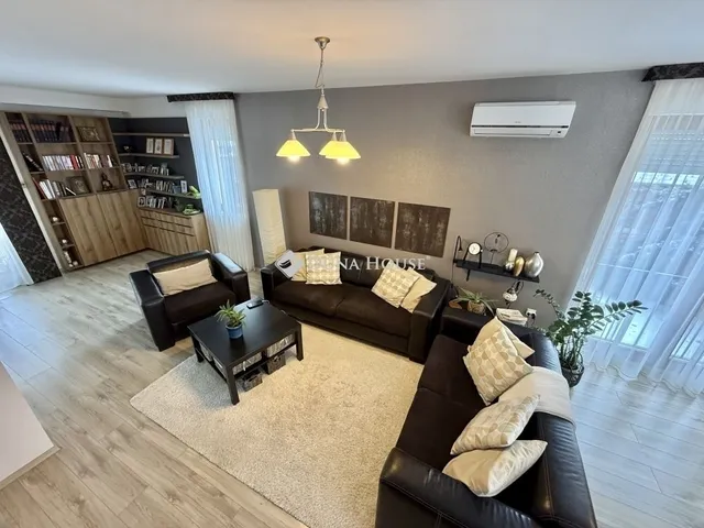 Eladó ház Pécs, Csoronika 124 nm