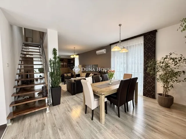 Eladó ház Pécs, Csoronika 124 nm