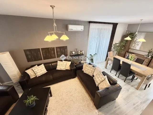 Eladó ház Pécs, Csoronika 124 nm