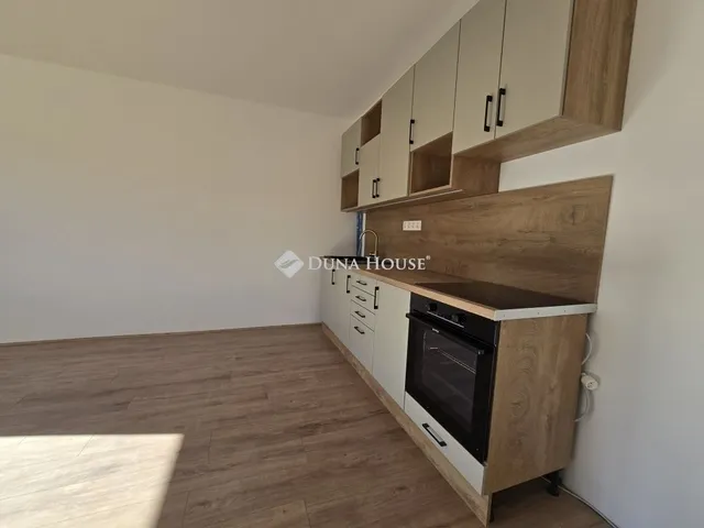Eladó lakás Pécs, Kertváros 39 nm