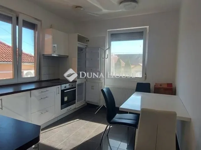 Kiadó lakás Pécs, Kertváros 52 nm