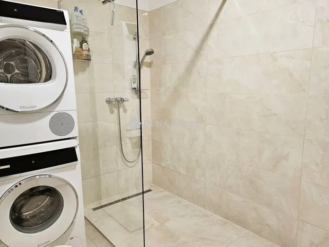 Eladó ház Pécs, Tettye 215 nm