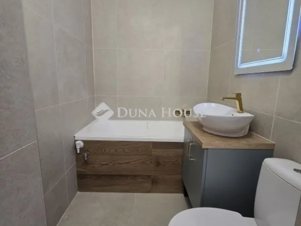 Eladó lakás Pécs, Kertváros 39 nm