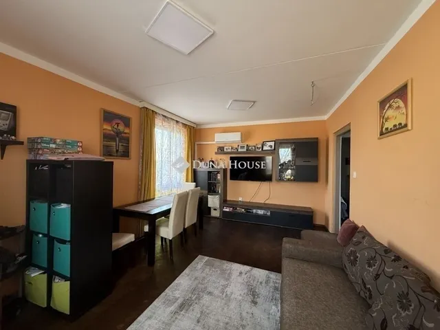 Eladó lakás Pécs, Kertváros 73 nm