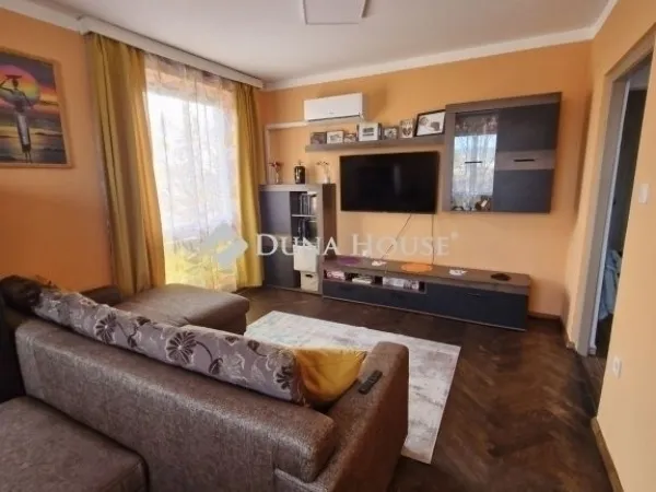 Eladó lakás Pécs, Kertváros 73 nm