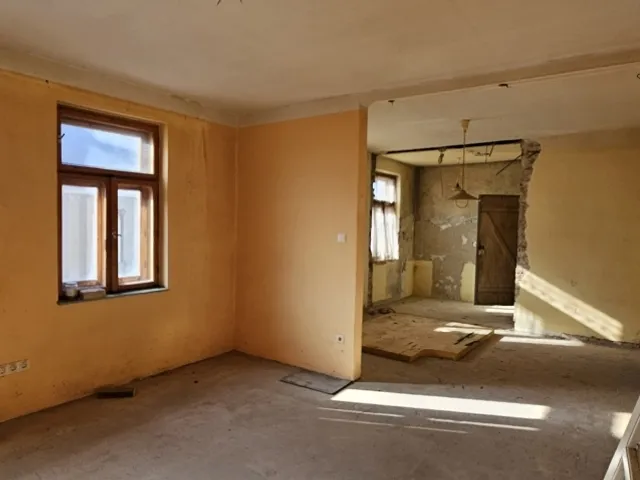 Eladó lakás Pécs, Ledina 119 nm