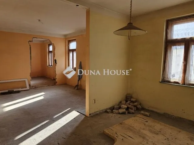 Eladó lakás Pécs, Ledina 119 nm