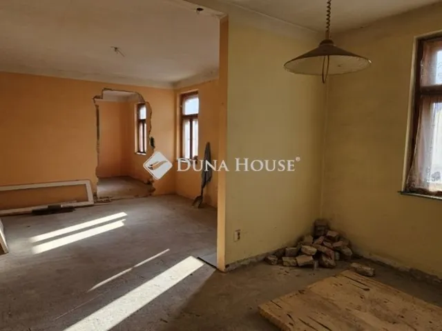 Eladó lakás Pécs, Ledina 119 nm