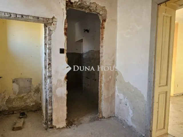 Eladó lakás Pécs, Ledina 119 nm