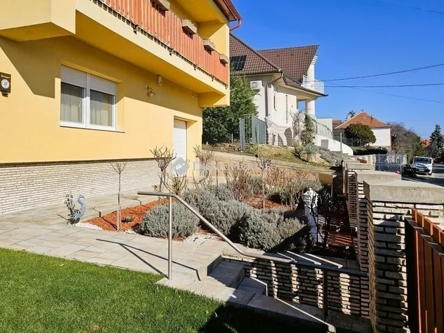 Eladó ház Pécs, Mecsekoldal 215 nm