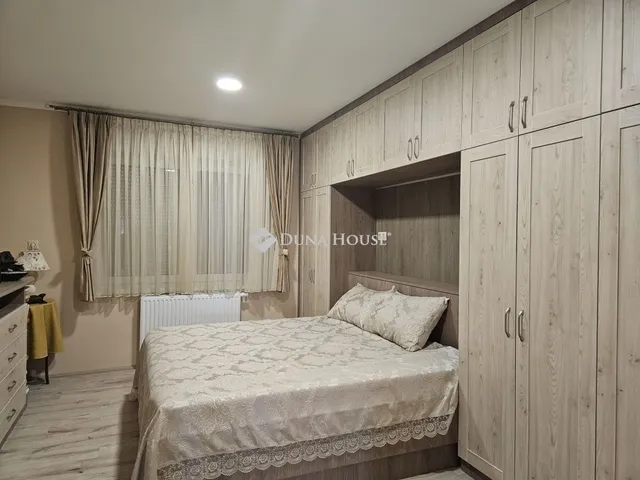 Eladó ház Pécs, Mecsekoldal 215 nm