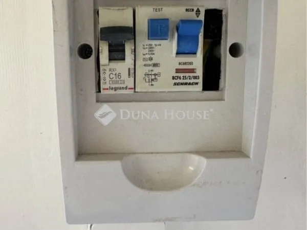 Eladó garázs Pécs, Ledina 16 nm