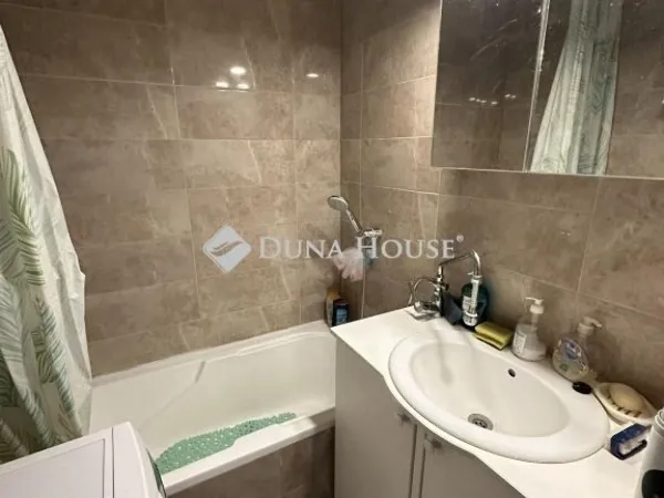 Eladó lakás Pécs, Kertváros 63 nm