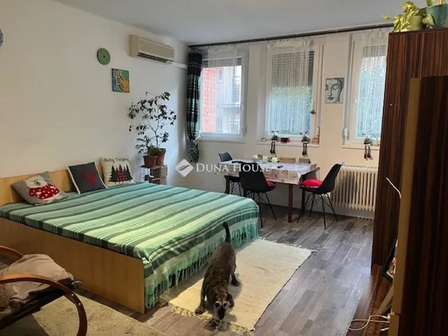 Eladó lakás Pécs, Belváros 79 nm