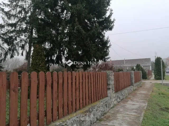 Eladó ház Kistapolca 69 nm