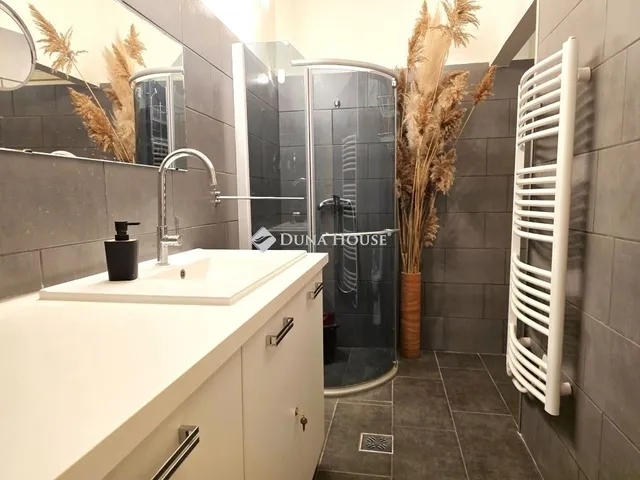 Eladó lakás Pécs, Belváros 120 nm