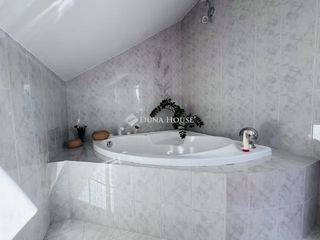 Eladó ház Pécs, Mecsekoldal 151 nm