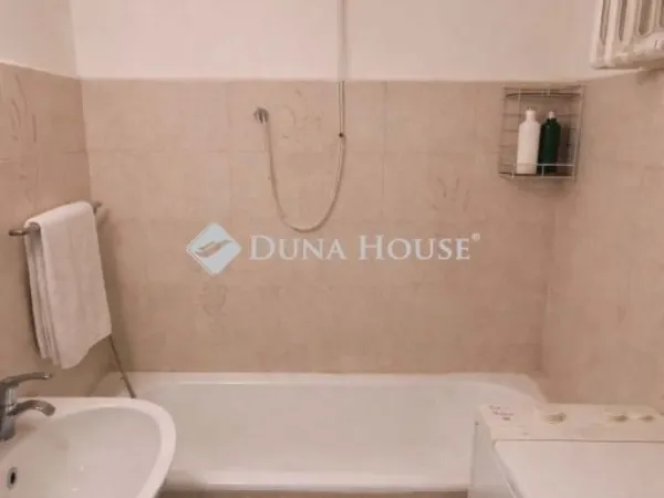 Eladó lakás Pécs, Kertváros 47 nm