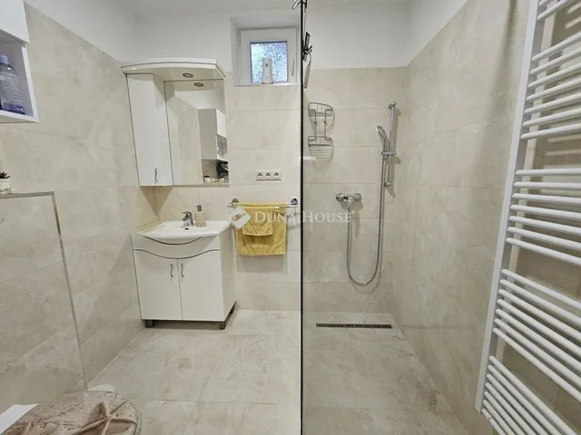 Eladó ház Pécs, Tettye 215 nm